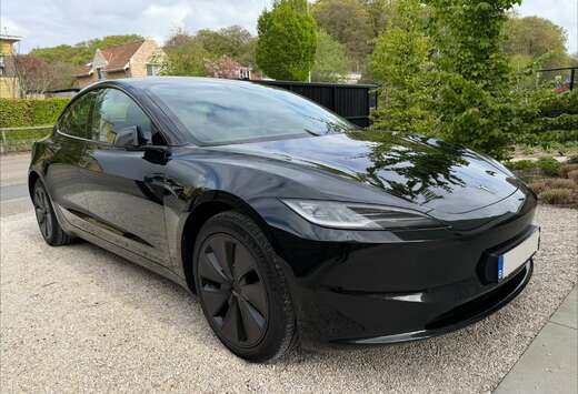 Tesla Model 3 64 kWh RWD Standart Range Premium