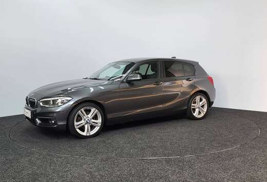 BMW Benzine  Automaat  2018  86.067 km  Perfecte staa ...