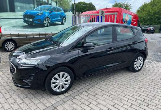 Ford NIEUWSTAAT MET SLECHTS 2220 KM  BENZINE CONNECT