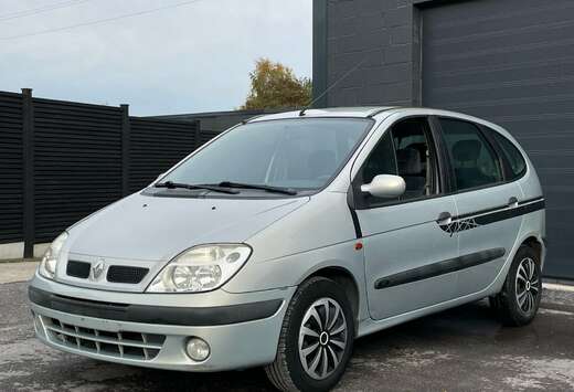 Renault 1.4i 16v RT Prêt à immatriculer.