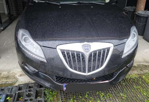 Lancia Delta 1.6 MultiJet Silver SelecTronic