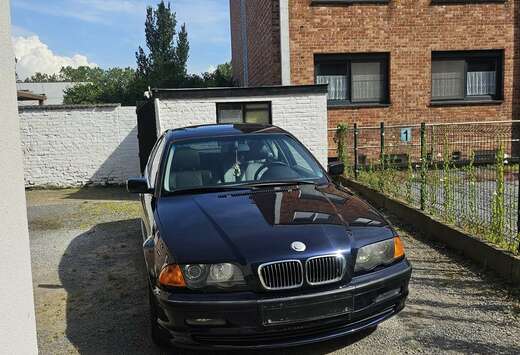 BMW 323iA