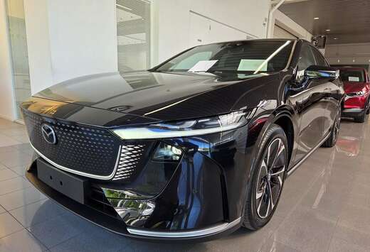 Mazda Takumi - Sporty Black Interieur