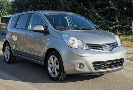 Nissan 1.6i A//C Gekeurd voor verkoop