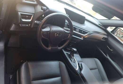 Lexus UX 250h 2.0i FWD Black Line