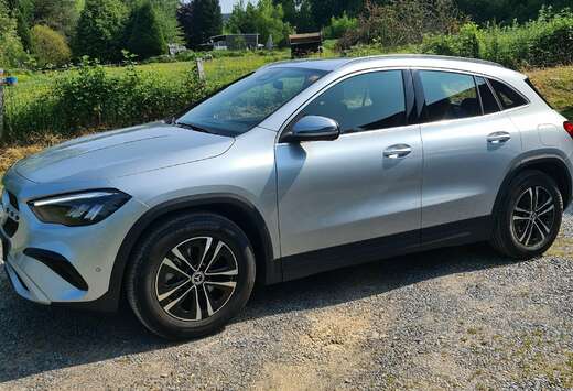 Mercedes-Benz GLA 180 Essential Line