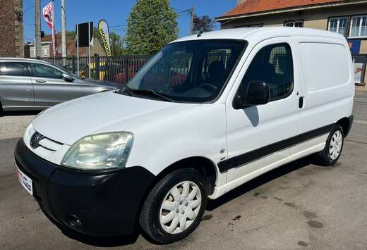 Peugeot 1.6 HDi *** CLIM/ATTACHE REMORQUE ***
