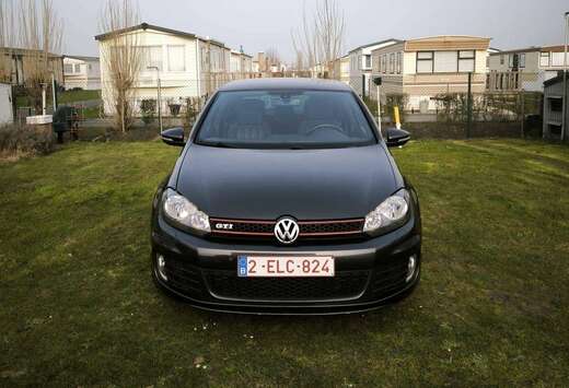 Volkswagen Golf 2.0 TSI DSG