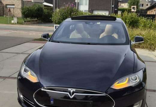 Tesla P85D 700CH