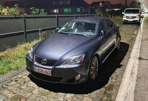 Lexus 2.5i V6 IS250 Executive