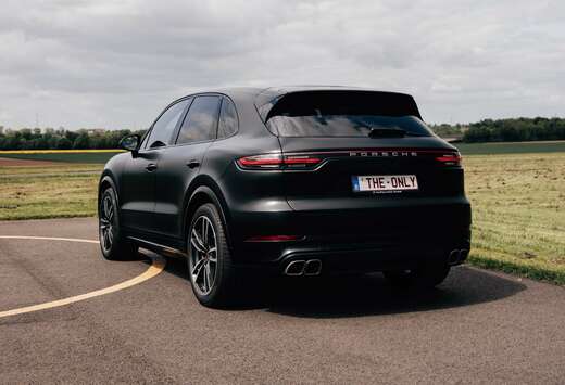 Porsche 4.0 Bi-Turbo V8 Tiptronic