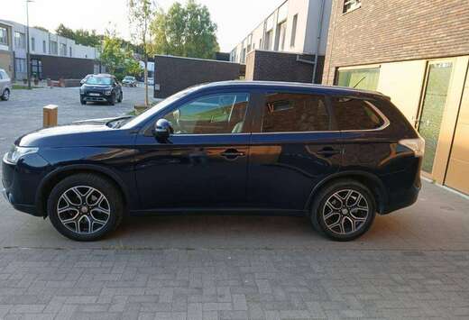Mitsubishi Outlander 2.2 DI-D 2WD Touch Edition