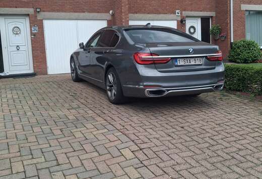 BMW 740eA Plug-In Hybrid (240 kW)