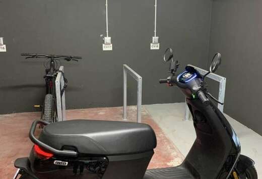 Segway E110S Phantom Black (glossy) (25 km/h)