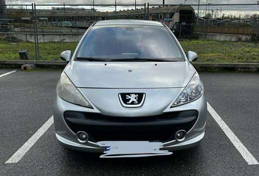 Peugeot 207 1.4i 16v Trendy  EMBRAYAGE + BATTERIE de  ...