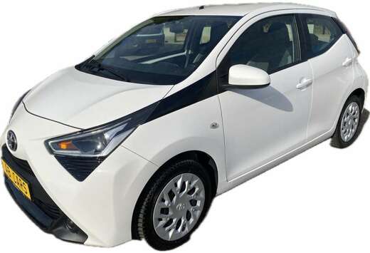 Toyota 1.0 I-VVTi X-Play