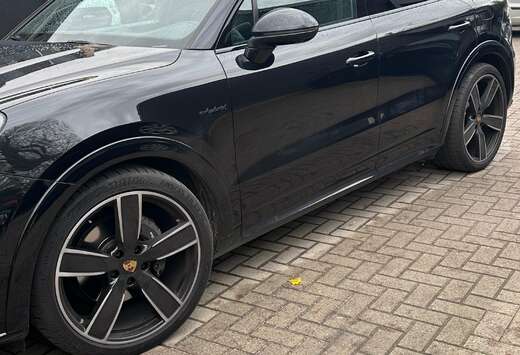 Porsche Cayenne 3.0i V6 PHEV Tiptronic S