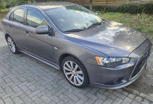 Mitsubishi 1.8i Instyle