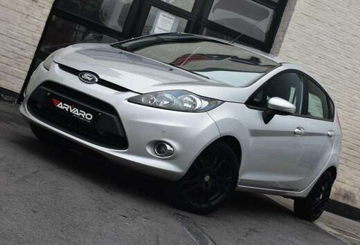 Ford 1.25i Titanium / Verw Zetels / PDC / Airco / Gar ...