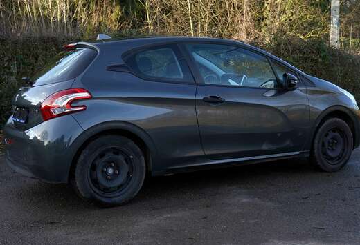 Peugeot 208 1.2i Active