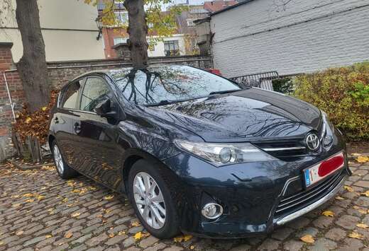 Toyota Auris 2.0 D-4D Lounge