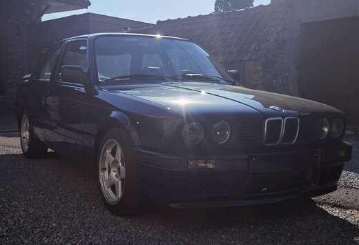 BMW E 30 coupé