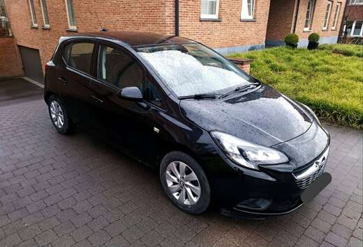 Opel Corsa 1.2i Black Edition