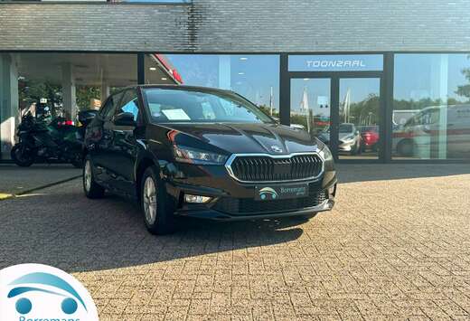 Skoda NAVI/CARPLAY/PARKEERHULP/LANE-FRONT ASSIST/...