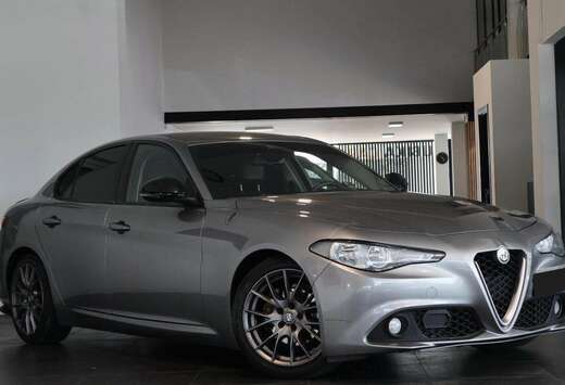 Alfa Romeo Giulia 2.0 T Super