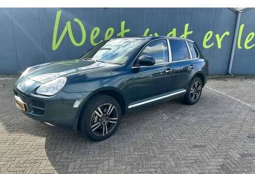 Porsche S 4.5i V8 32v Tiptronic