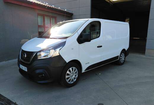Nissan 34500 km, automaat, 1 jaar garantie
