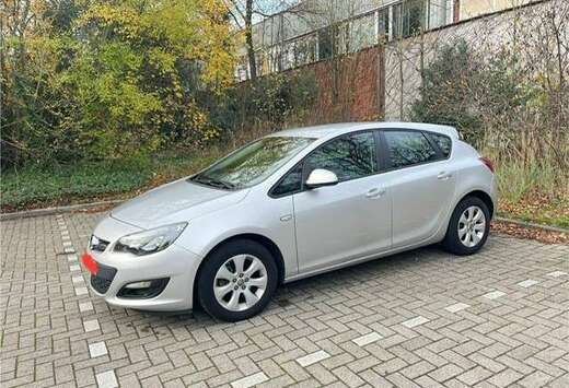 Opel Astra 1.4 Selection