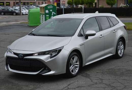 Toyota Touring Sports Hybrid 1.8 Dynamic Plus e-CVT