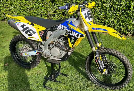 Suzuki Cross