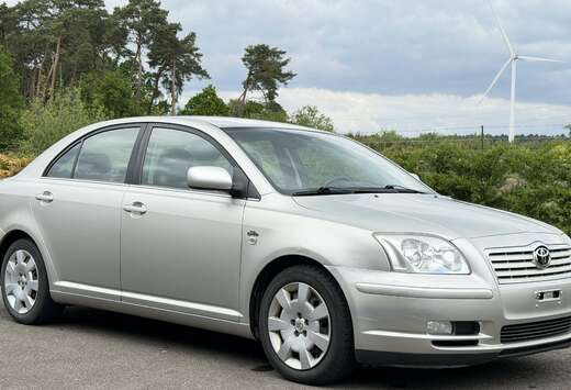 Toyota Avensis 2.0 Turbo D4D 16v Linea Sol