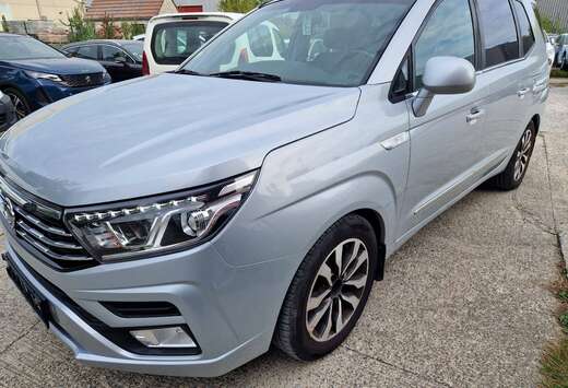 SsangYong Rodius 2.2 SV220e-XDi 4WD Turismo