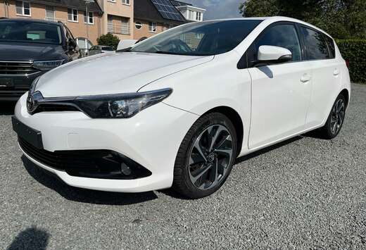 Toyota Auris 1.2 Turbo Lounge S/S