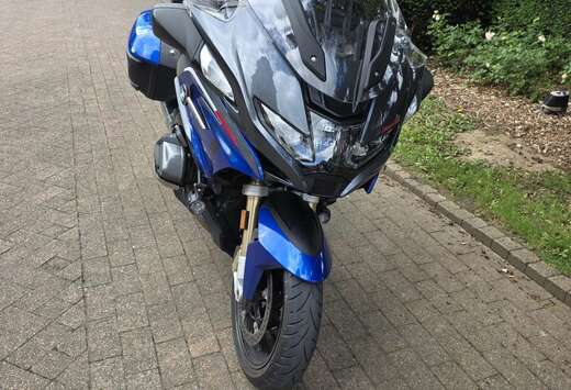 BMW full option en onderhoud contract tot 2029