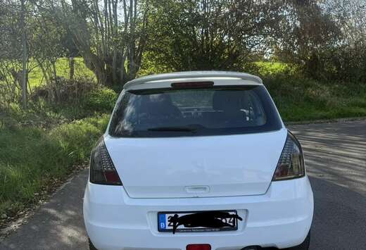 Suzuki Suzuki Swift 1.3 Essence 2009