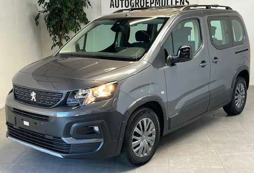 Peugeot 15 HDI MY 2023 Slechts 24967 kilometers + Nav ...