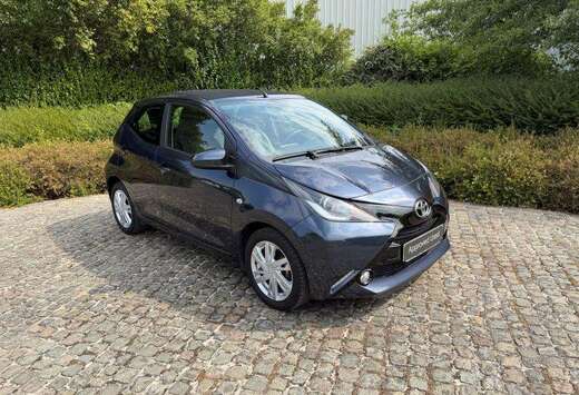 Toyota x-wave