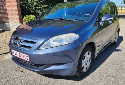 Honda 1.7i 16v  6 places 1er propriétaire 164000Km