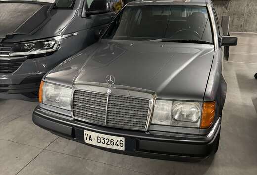 Mercedes-Benz Mercedes model 124/ 200 E bwj 1990