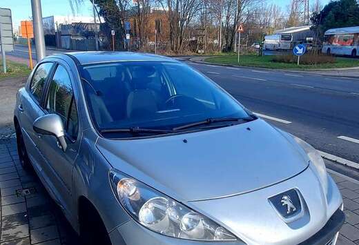 Peugeot 1.6 HDi Zen 98g FAP