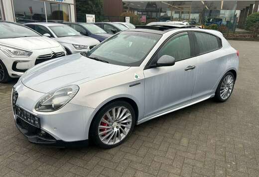 Alfa Romeo Giulietta 1.7 TBi MultiAir Quadrifoglio Ve ...