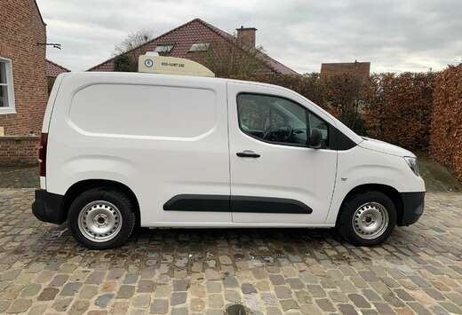 Opel 1.5 TD koel/vries wagen