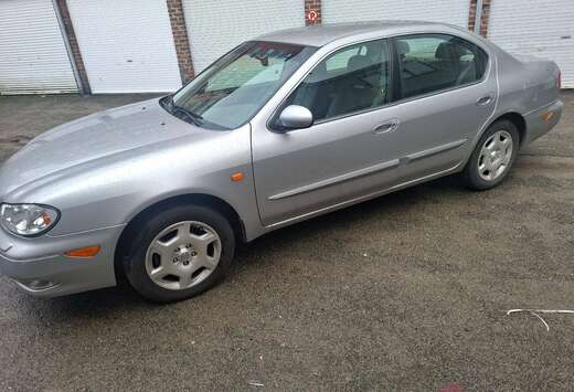 Nissan 2.0i V6 SE Nissanmatic