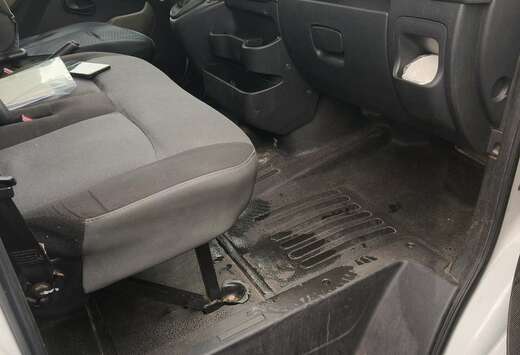 Nissan 2.3 dCi L2H2 Business (E5)