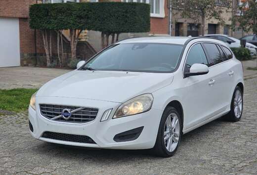 Volvo 1.6 DIESEL / AUTOMATIQUE / CARNET D’ENTRETIEN