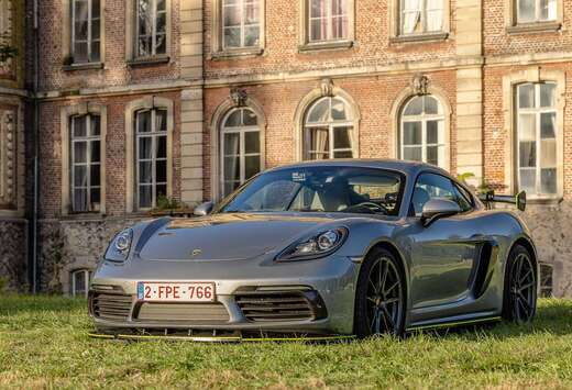 Porsche Sport Chrono/ 2.0 met laungecontrol en 370PK